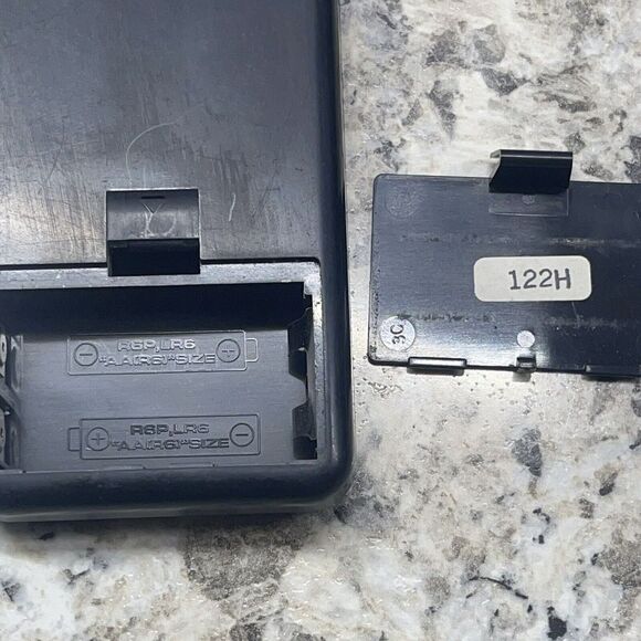 Hitachi VT-RM250A  Remote Control Cleaned UnTested. - Picture 3 of 6